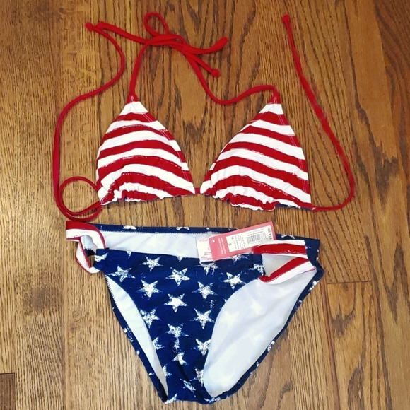 Bikini - Picture 9 of 10